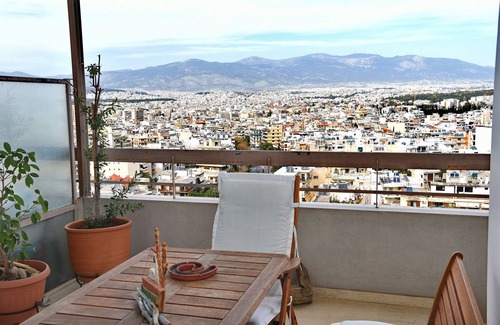 Athens Apartment | 'Tower View' to Acropolis, 300m from metro station Ano Patissia