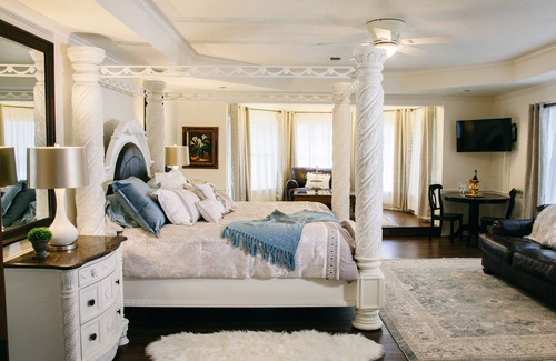 Valley View Bed & Breakfast | Towering Oaks Event & Retreat Center