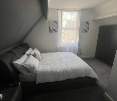 Barnstaple House | Town Centre En Suite Room 5