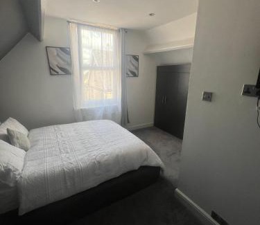 Barnstaple House | Town Centre En Suite Room 5