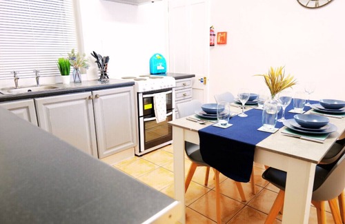 Stafford House | Town Centre House with parking, Wi-Fi