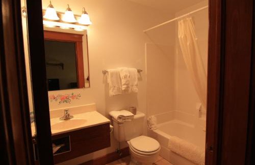 Deadwood Hotel | Town Hall Inn