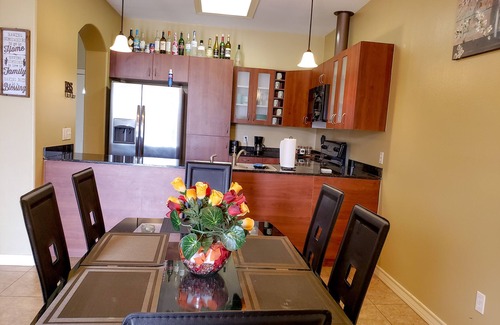 Edinburg House | Town home in a gated community!Spacious 1100sqft
