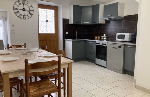 Tourbes House | Town house in the center of Tourbes