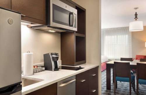 Grafton Hotel | TownePlace Suites by Marriott Milwaukee Grafton