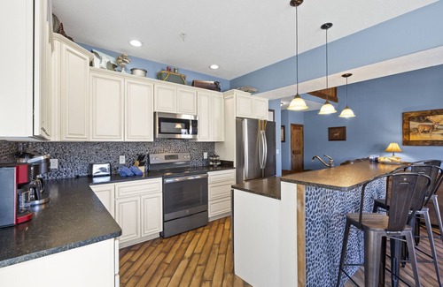 Branson House | Townhome w Lake Access Free Branson Attraction Tickets Steps From Volleyball Playground & More