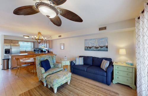 Ocean City House | Townhome with central AC, washer/dryer, & pool access - close to beach