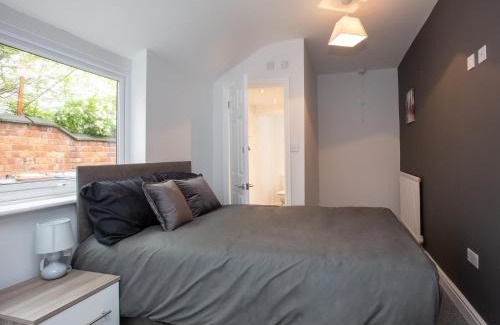 Crewe House | Townhouse @ 97 Ruskin Road Crewe