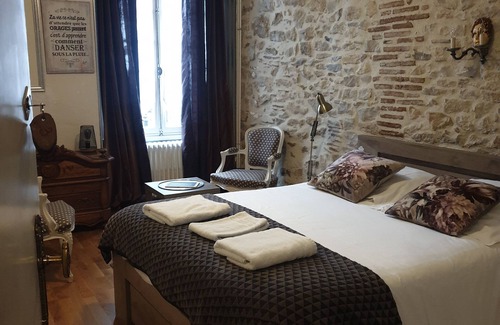 Saint-Amand-Montrond House | Townhouse In Saint-Amand-Montrond With Bedding/Linens, Child Friendly, Kitchen