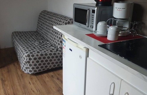 Saint-Amand-Montrond House | Townhouse In Saint-Amand-Montrond With Bedding/Linens, Child Friendly, Kitchen