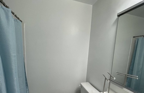 Lorton House | Townhouse in a beautiful setting near DC.Less than 5 mins to VRE train and hwy