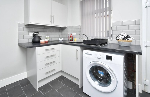 Crewe House | Townhouse @ Lawton Street Crewe - SUPERIOR DOUBLE WITH TV