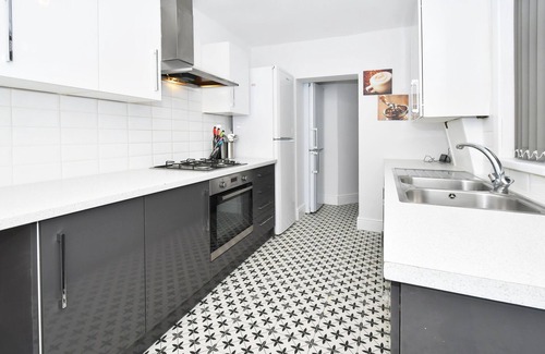 Crewe House | Townhouse @ Lord Street Crewe - Superior Double Ensuite With TV