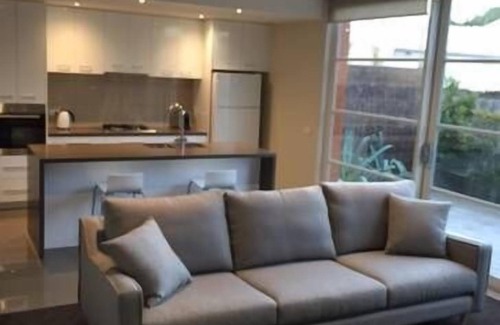 Barwon Heads House | Townhouse on Hitchcock Ave with FREE NBN WiFi