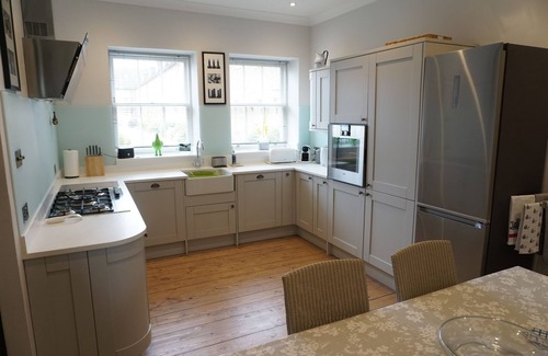 Blythburgh House | Townhouse with shared Indoor swimming pool & gym