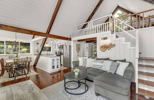 Lakeview House | Townline Lake | Lake Front | 3 bed | 1 Bath
