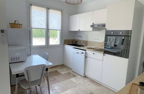 Pernes-les-Fontaines House | Très Jolie Maison 100 % Cosy et Confortable Avec un bel Extérieur et Jacuzzi!