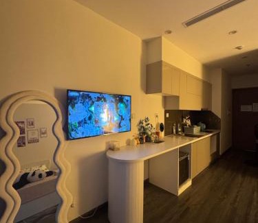 Tu Liem Hotel | Trạm Sạc Homestay Vinhomes Smart City