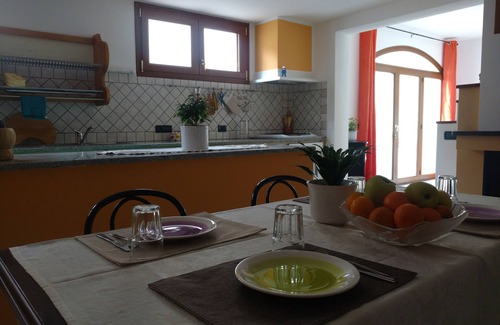 Santa Giusta Apartment | Tra Mare e Monti Appartamento in Campagna
