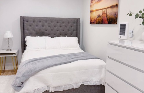 Clifton Park Other | Trackside Guesthouse w/Pool