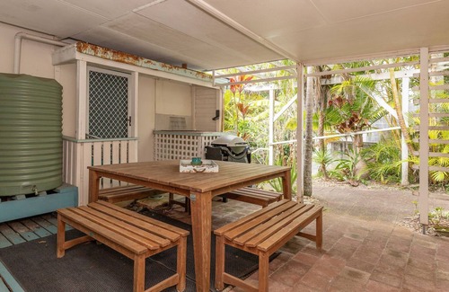 Elizabeth Beach House | Trade Winds - Enjoy the stunning views off Elizabeth Beach