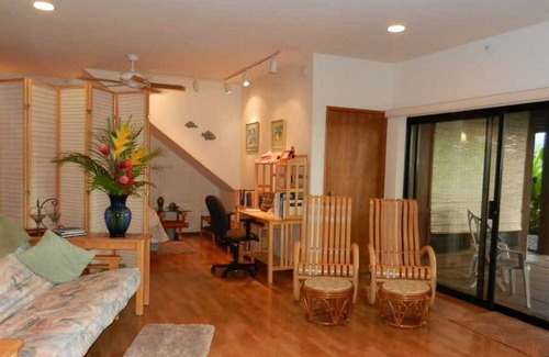 Pauwela Apartment | Tradewinds Honeymoon Suite -- Ocean View, Privacy, Jacuzzi, WiFi, Air.