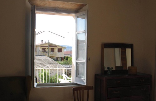 Mogoro House | Traditional and cozy house with garden and inner courtyard in the historic center