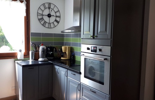 Le Torquesne Cottage | Traditional and modern Normandy house. large private garden.