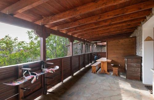 Arachova Villa | Traditional chalet in Livadi