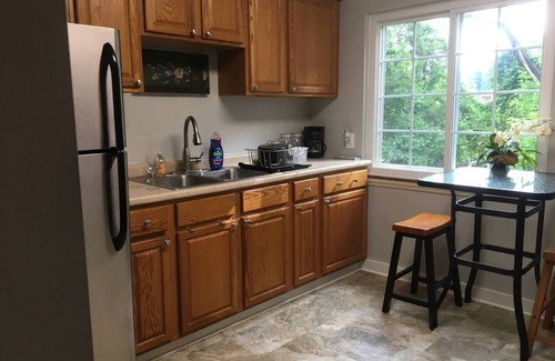 Forest Hills Apartment | Traditional decor, 1Br, 1Ba, NO steps US OPEN