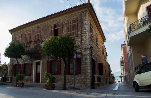 Nafplio Apartment | Traditional house of 1898 in the heart of old town of Nafplio