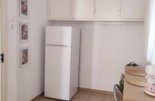 Aegina Town Apartment | Traditional house with large yard near the port. n