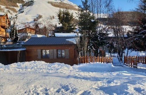 Les Deux Alpes Ski Chalet | Traditional individual chalet, privileged location