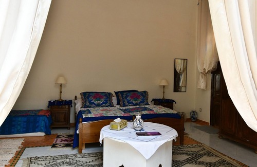 Meknes Medina Bed & Breakfast | Traditional riad with modern comfort 6/8 per in the heart of the medina.