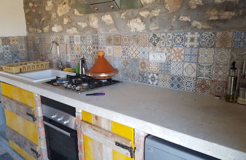 Ounagha Apartment | Traditional stone studio