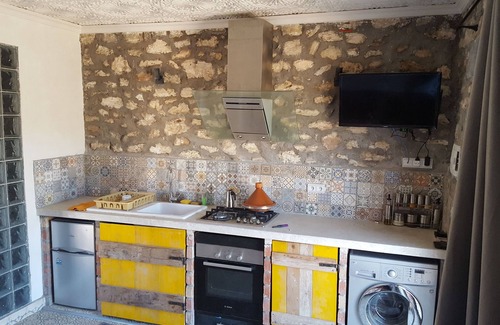 Ounagha Apartment | Traditional stone studio
