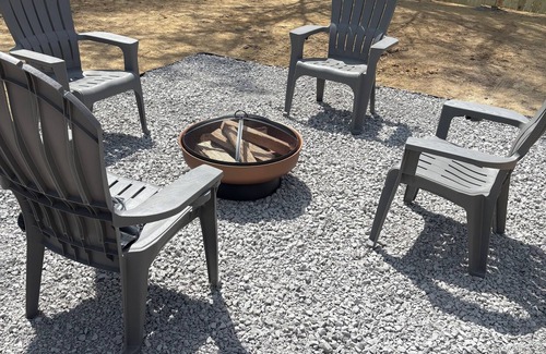 Bluewell House | Trail Side Retreat- 3 bedroom 2 bath house sleeps 10 on the HatfieldMcCoy Trails