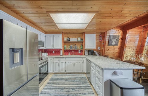 Island Park Cabin | Trailer Parking|Lake Access|Grill