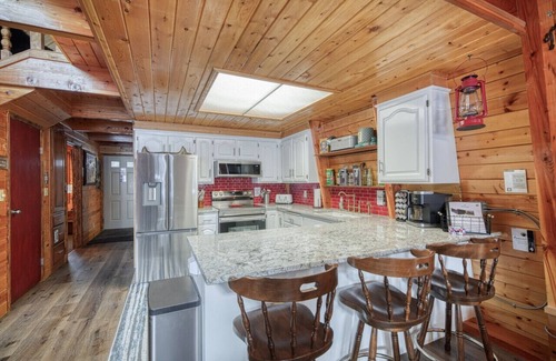 Island Park Cabin | Trailer Parking|Lake Access|Grill