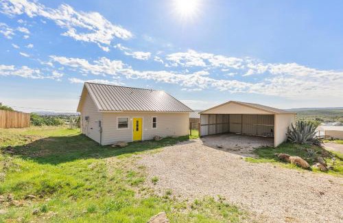 Alpine House | Trails Sister- Calm on the Edge of Town