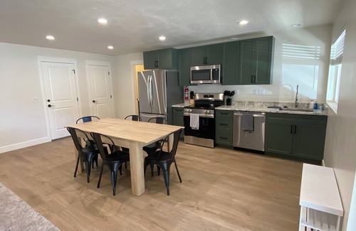 Sevier House | Trailside Basement with Stunning Big Rock Candy Mountain Views