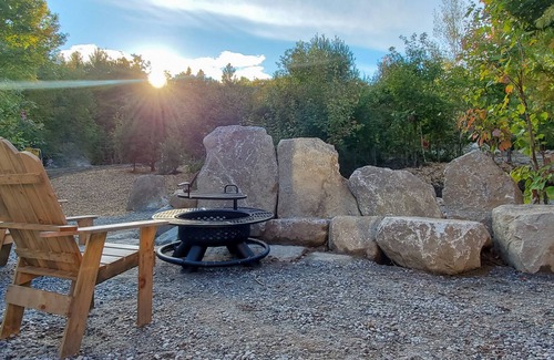 Dorchester Apartment | Trailside Stays - Tiny House in the Woods-Escape to Nature. Cardinal
