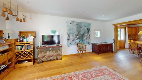 Champfer Apartment | Trais Tschiervs