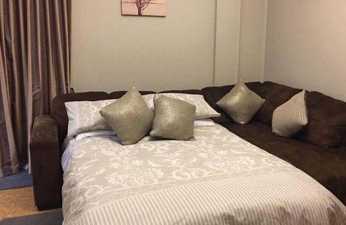 Whakatu Apartment | Tramal Studio Apartment semi rural outlook.