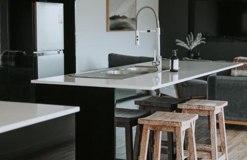 Tranmere Apartment | Tranmere Seaside Serenity