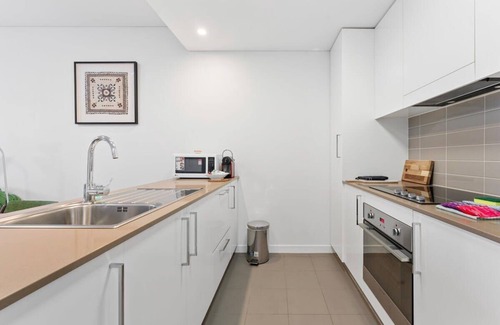 Phillip Apartment | Tranquil 1-Bed Apartment with Courtyard, Pool, BBQ