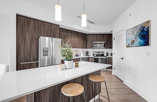 Doral Apartment | Tranquil 1 Bed Escape in Doral W/Free Parking