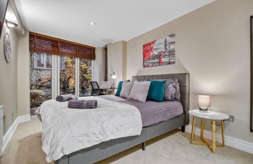 Waterloo Apartment | Tranquil 2 Bedroom Apartment in Southwark- ZONE 1
