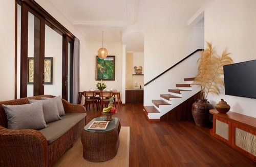 Melayang Villa | Tranquil 2-Bedroom Jungle-View Villa in Ubud