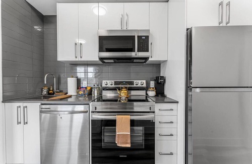Niagara Falls Apartment | Tranquil 2BR Retreat Near Falls